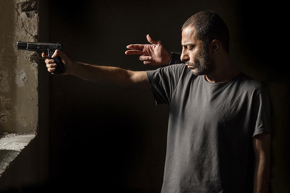BEYOND THE WALL : KARANLIK TARAFIMIZ
